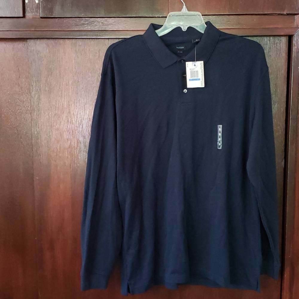 Men's dark blue Van Heusen long sleeved shirt.